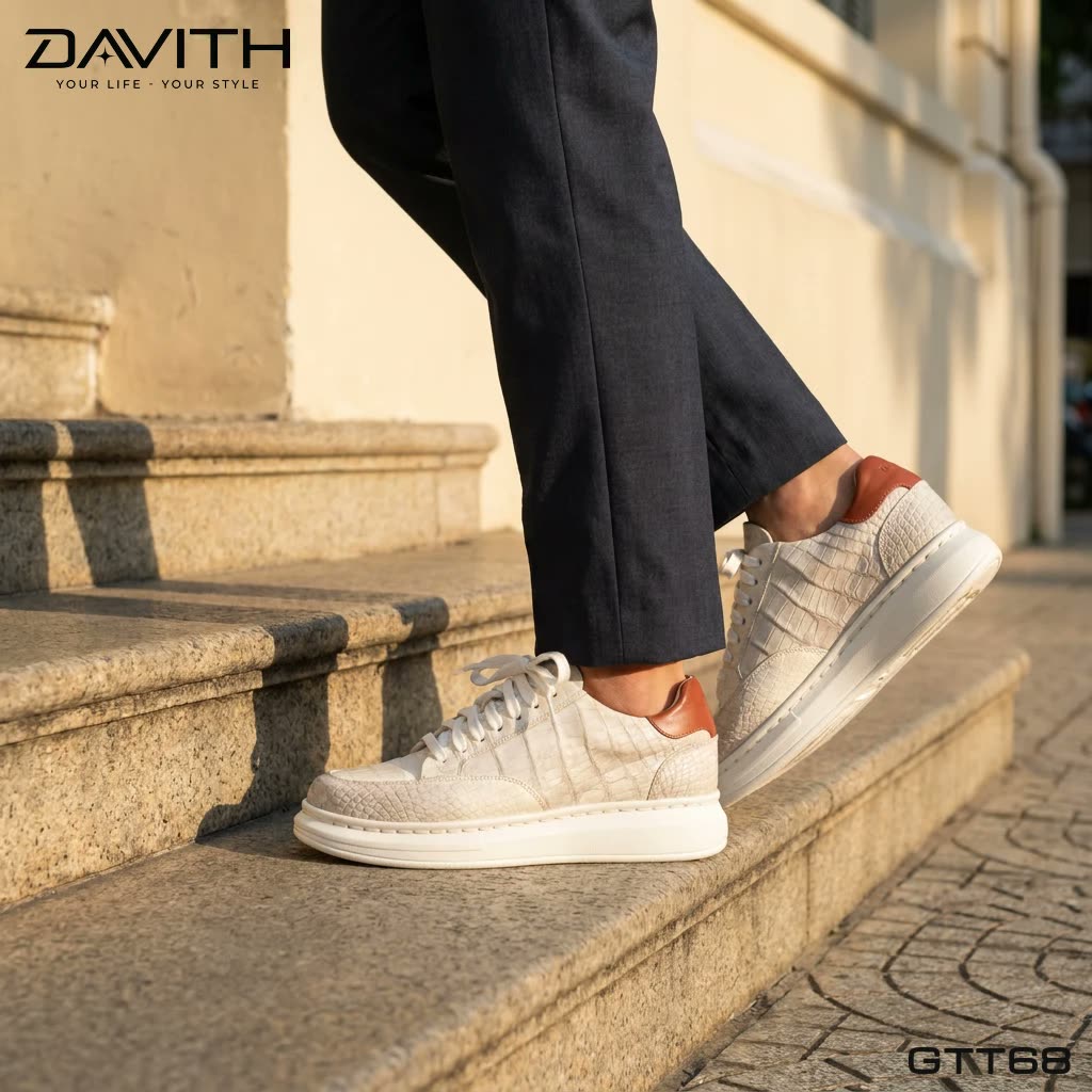 Sneaker da bụng cá sấu bạch tạng GTT68 khi mang